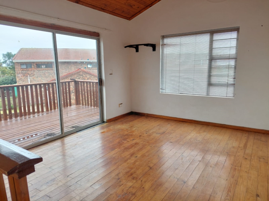 4 Bedroom Property for Sale in Seavale Eastern Cape